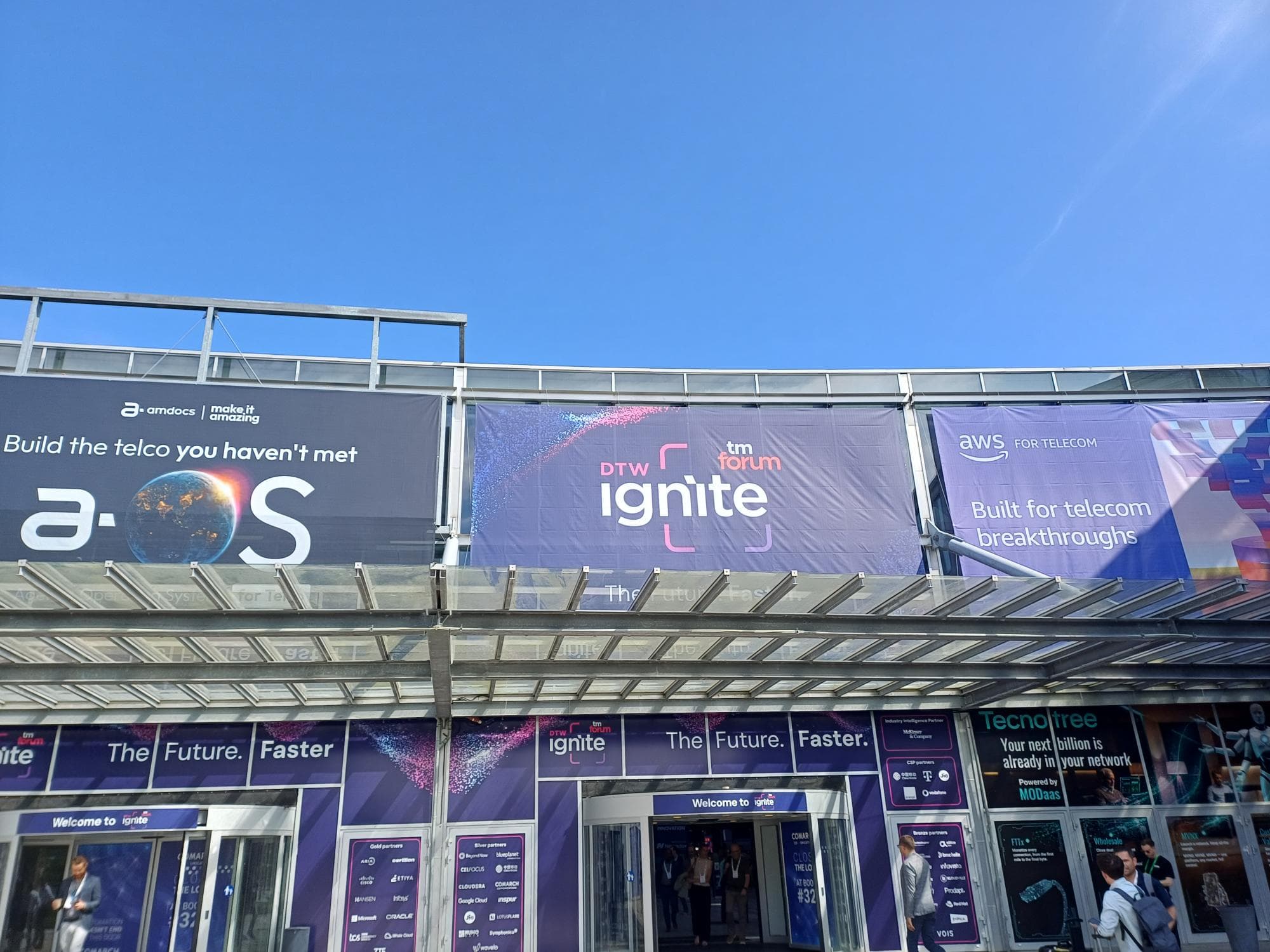 https://d300zch48kanqv.cloudfront.net/original_images/DTW_Ignite_pic.jpg